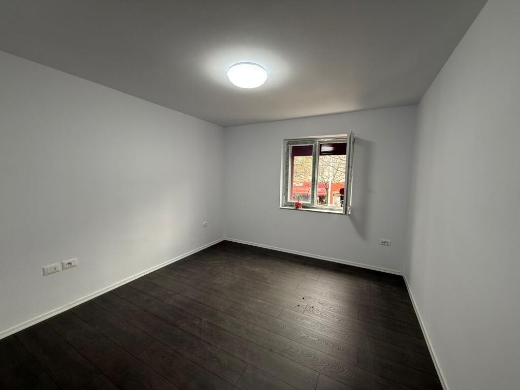 Apartment 1+1 for rent on the main road near Bardhyl Street!