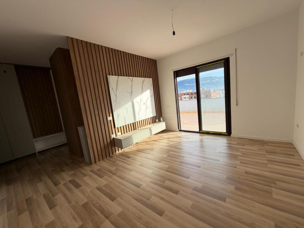 Papafingo ekskluzive Ne Shitje