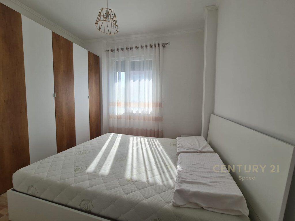 We rent a 2+1 apartment, opposite the school “Zonja e Këshillit të Mirë” !!