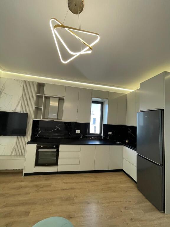 📍 Invested 1+1 Apartment – Pharmacy 10, Dibrës Street