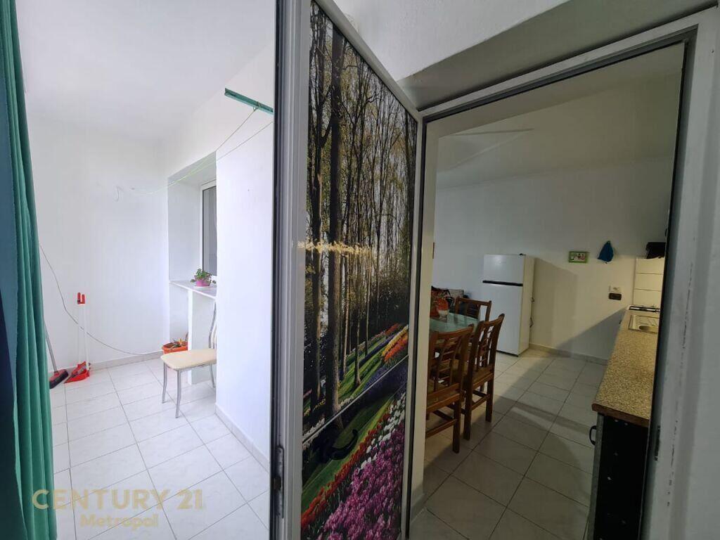 Jap me qira apartament 1+1, ne rrugen Naim Frasheri prane Zogut te Zi!