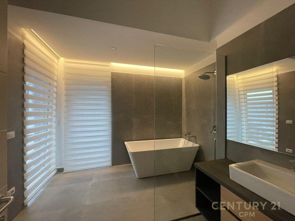 Modern villa for Rent at Long Hill