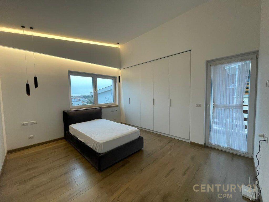 Modern villa for Rent at Long Hill