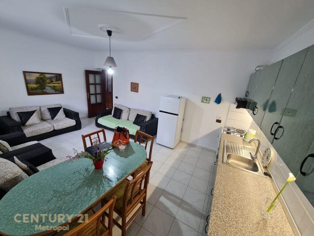 Jap me qira apartament 1+1, ne rrugen Naim Frasheri prane Zogut te Zi!