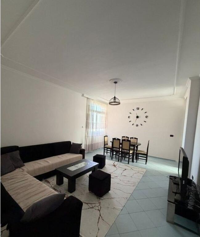 Jepet me qira Apartament 3+1+2 – tek Rruga “Mine Peza”, pranë Qendrës!