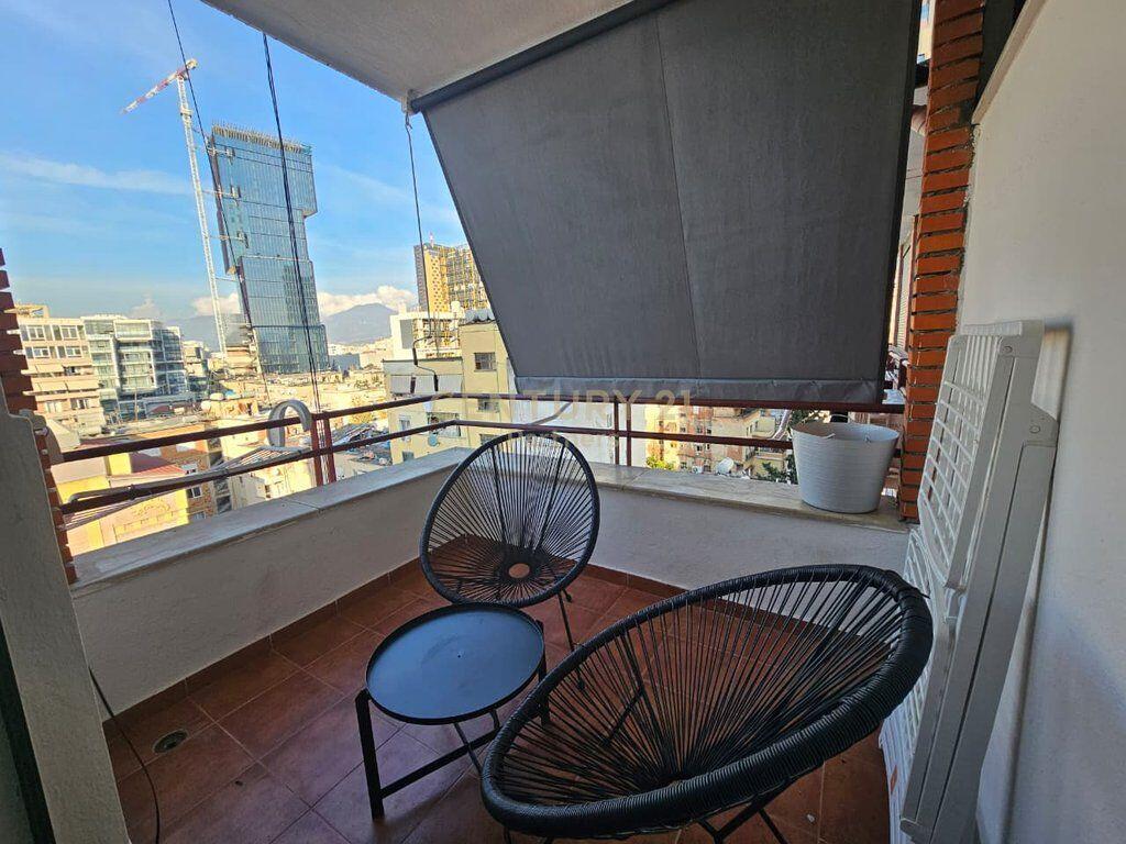 We rent a 1+1 apartment in Myslym Shyr !