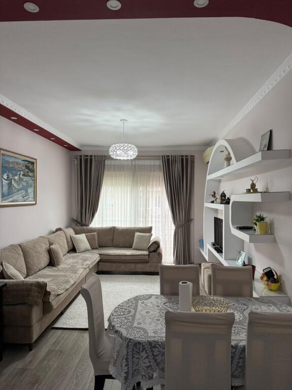 Apartament 1+1, Don Bosko!