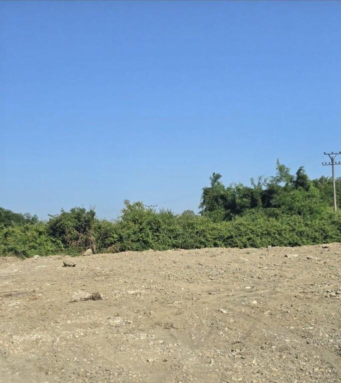 8000 m/2 land for sale in Rinas!