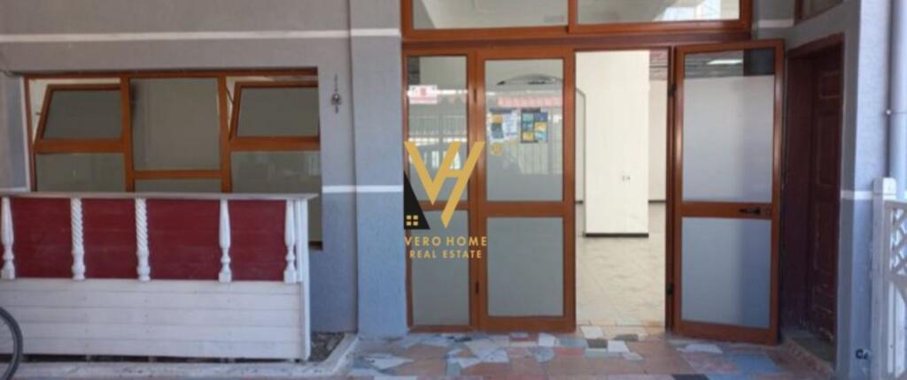 COMMERCIAL SPACE 220 M2 FOR RENT AT NEW BOULEVARD 900 EURO