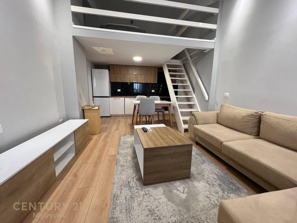 AFFITTO APPARTAMENTO DUPLEX 2+1, CON VERANDA IN VIA BILL CLINTON!