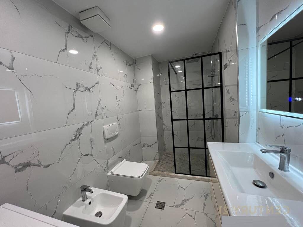 DUPLEX APARTMENT 2+1, WITH VERANDA BILL CLINTON STREET!