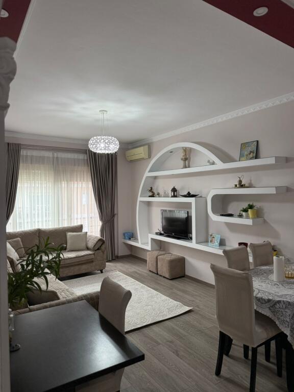 Apartament 1+1, Don Bosko!