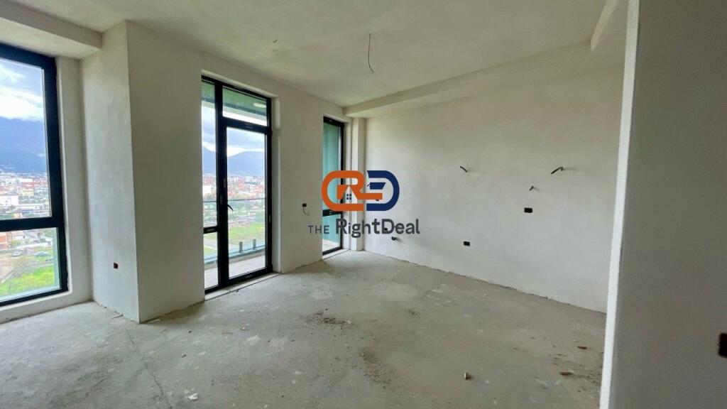 At New Boulevard, Super Apartment 3+1+2 for Sale, With Parking Space Included in the Price!!!