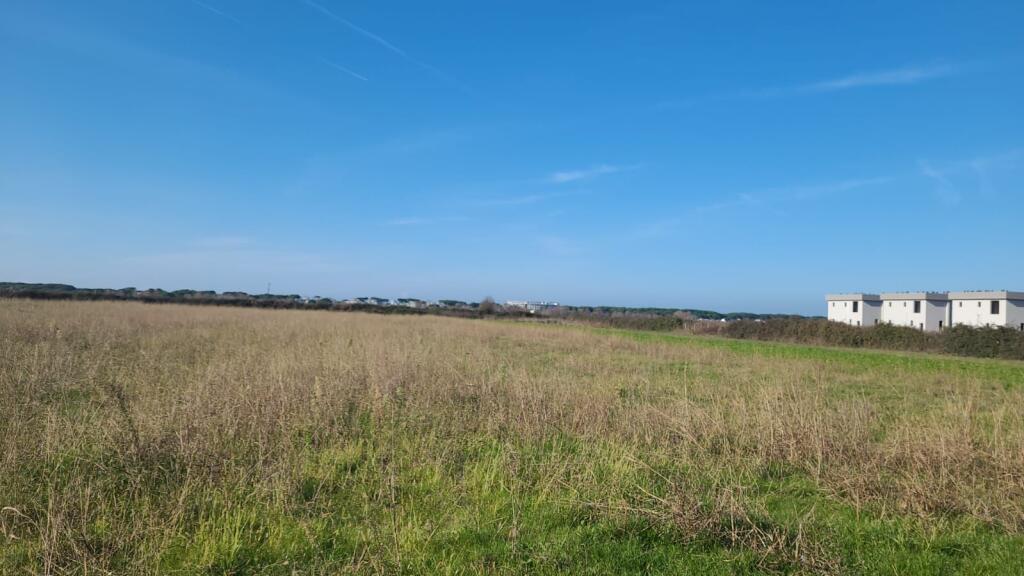 Shitet  toke me dokumenta  te rregullta  Gjiri Lalzit  