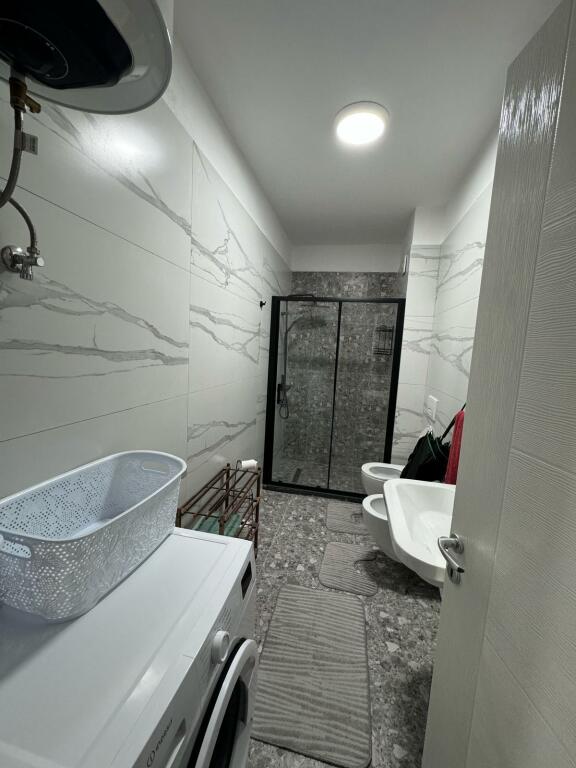 Appartamento 1+1 in affitto a Yzberisht, vicino a Nela 3!