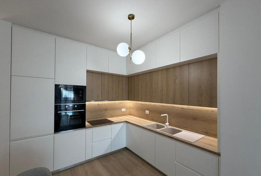 2+1 Apartment with parking space – near the New Bazaar!