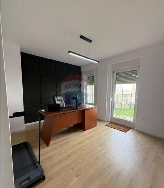 Villa for sale at Rezidenca Alba in Farke.