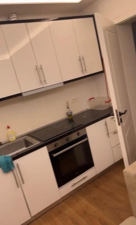 Jepet me qira 2+1 perballe Hurry Fultz Rr.Asim Vokshi 600 mije leke