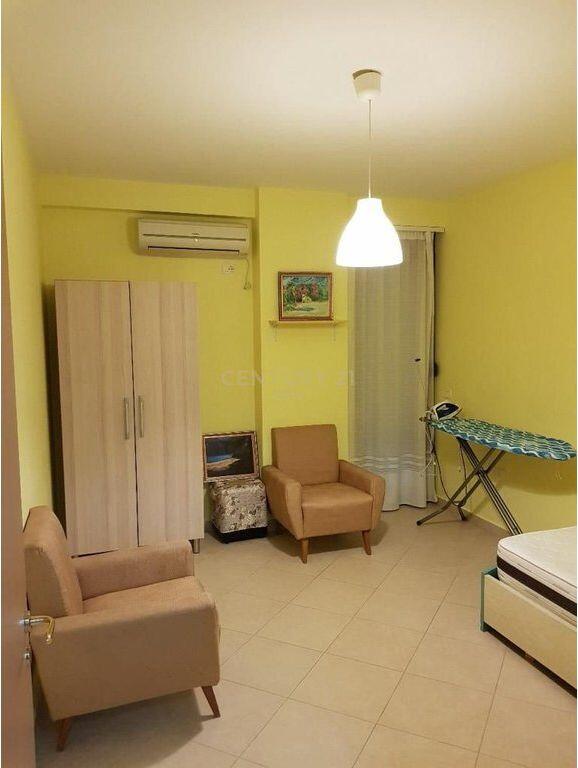 Rent, Apartment 2+1+2, Barricades Street