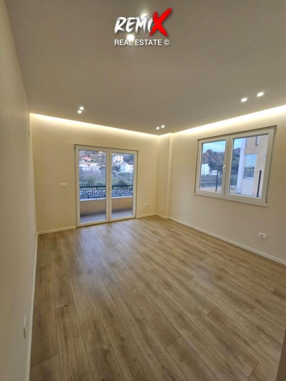 🏡 SHITET APARTAMENT 1+1 + VERANDË – SHKËMBI I KAVAJËS