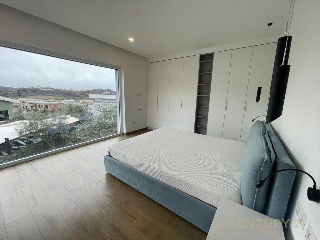 Modern villa for Rent at Long Hill