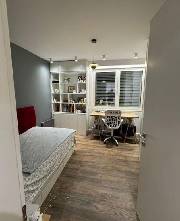 Shitet Apartament 2+1 ne Bryll.