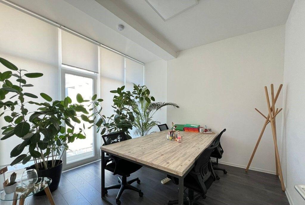 Zyrë për qira – Komuna e Parisit, Kompleksi Kika 2!