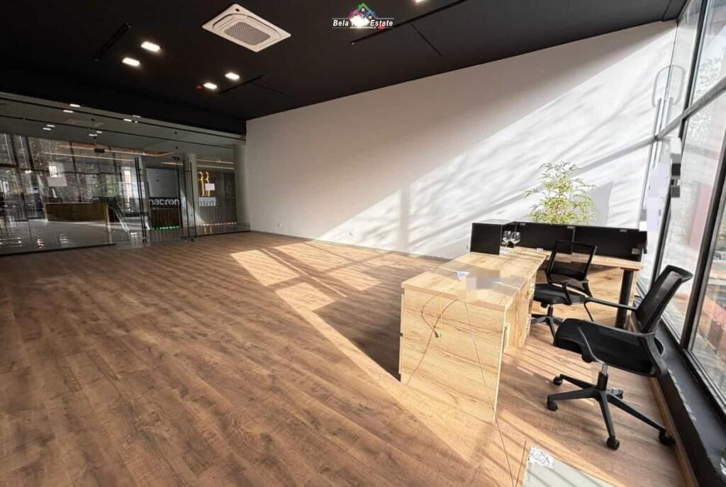 Zyre Me Qera Tek Garden Building (ID BZ2778) Tirane