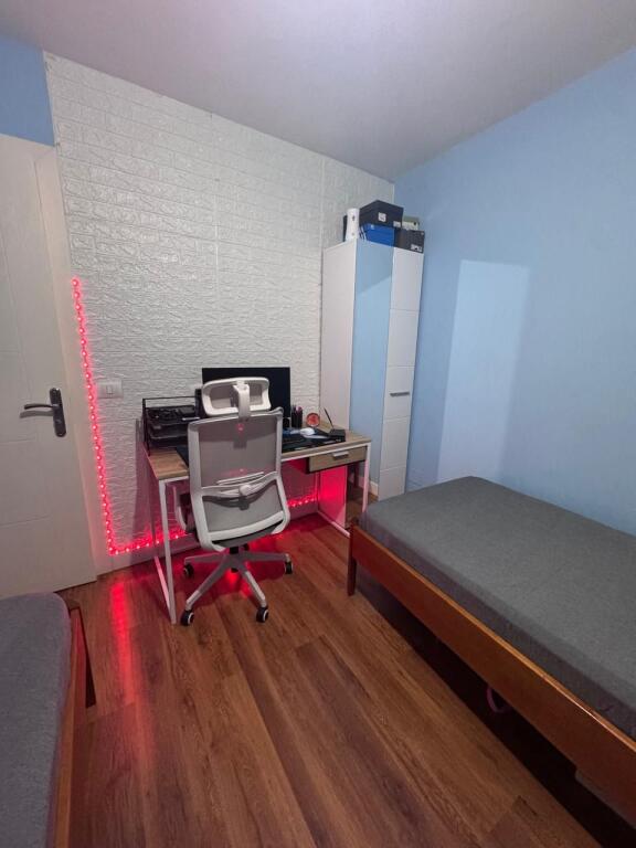 🏡 Apartament 2+1 me qira – Blloku, pranë Sheshit Wilson