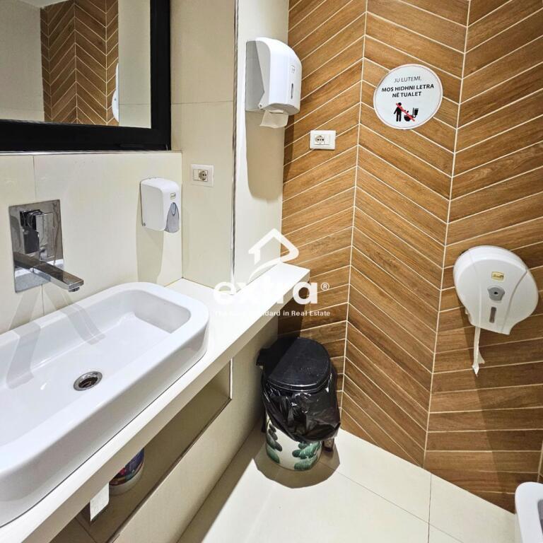 SHITET PRONA DHE BIZNESI