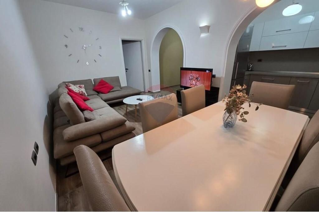 Apartment 1+1 for rent near Pazari i Ri !