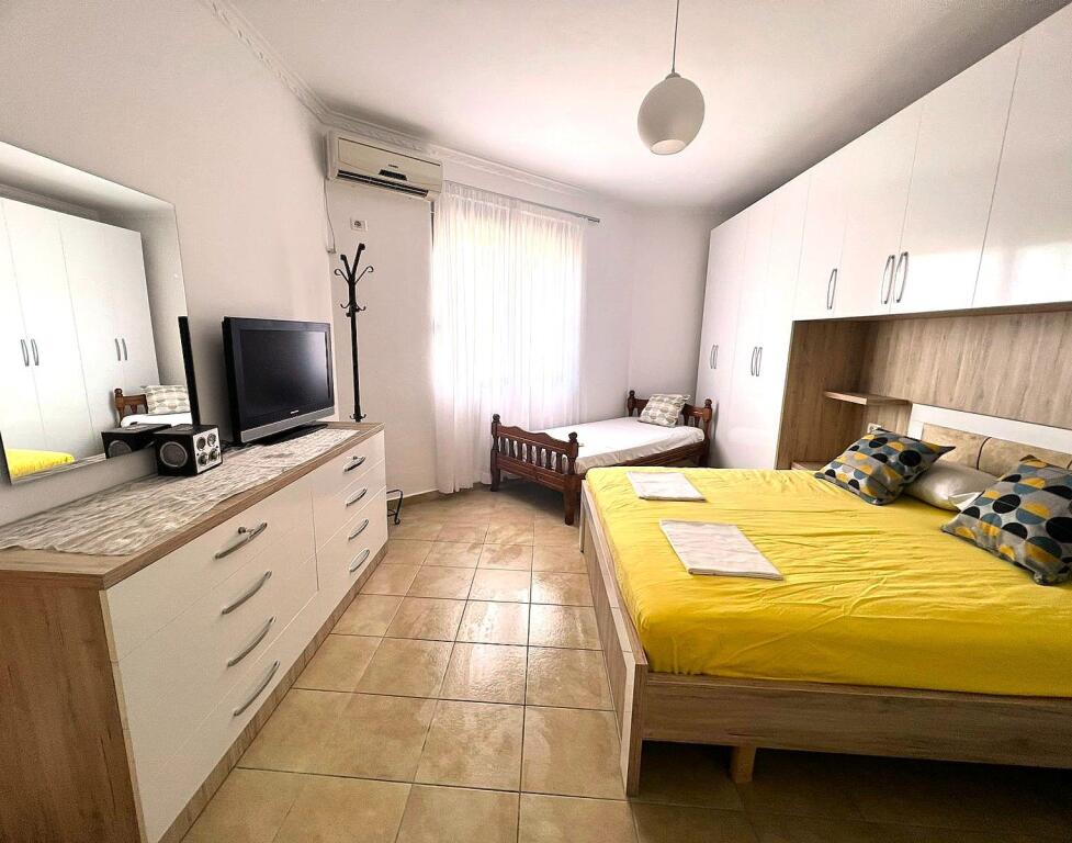 500 meters from Orikum Beach - Very big apartment fully furnished