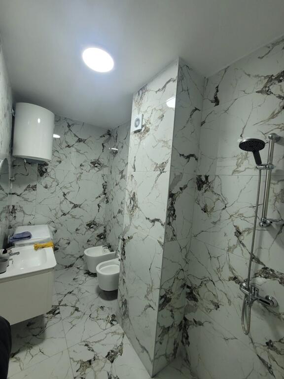 For rent 1+1 GOLDEN PARK 500 thousand lek