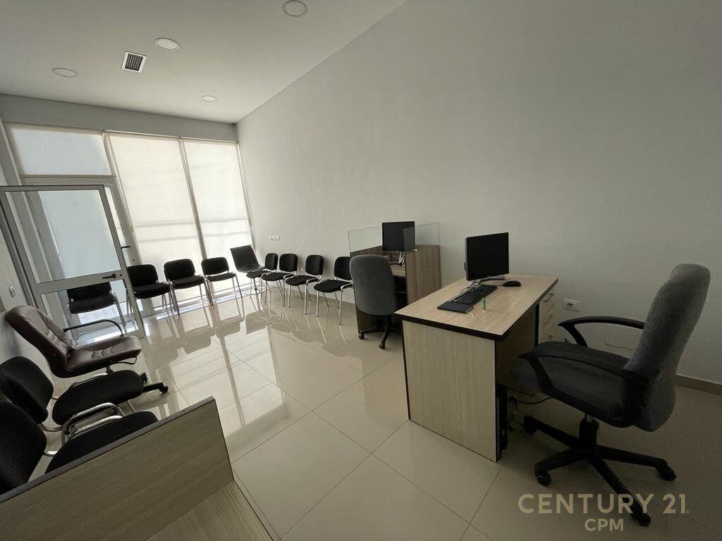 Zyre me qira tek Ali Demi!
