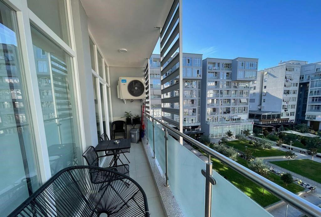 Zyrë për qira – Komuna e Parisit, Kompleksi Kika 2!