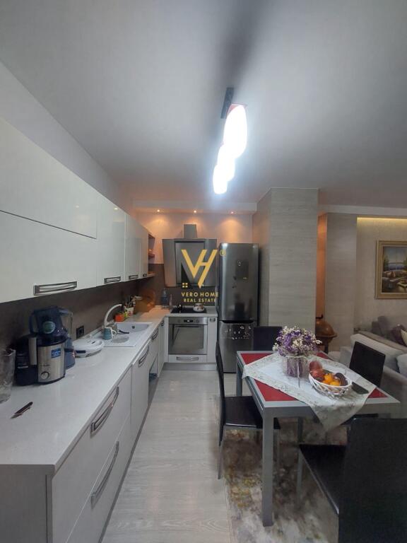 JEPET APARTAMENT 2+1+2+3BLK ME QERA TE ISH ATSH 900 EURO