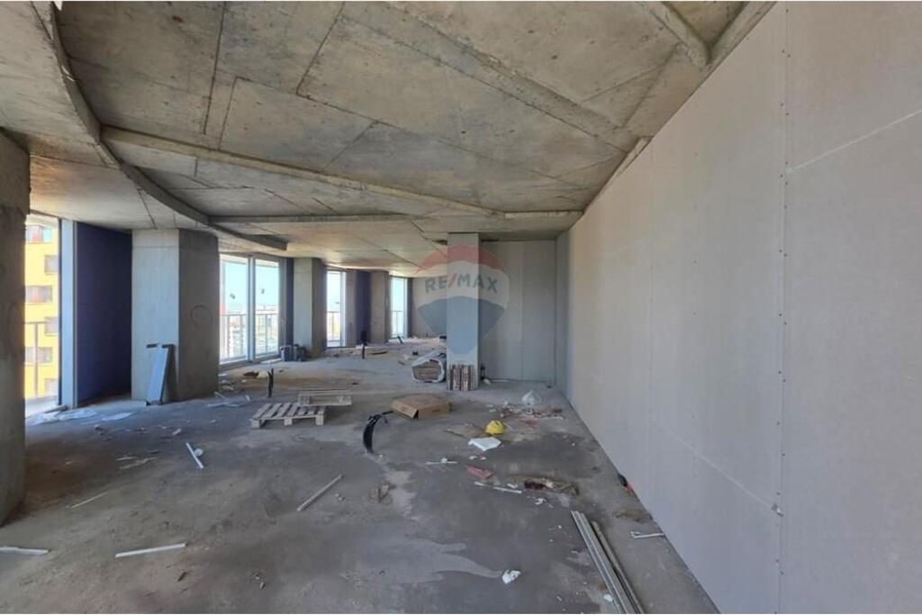 Locale commerciale in affitto in Piazza