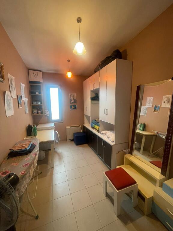 🏡 Two-storey villa for rent – Bulevardi i Ri💶 Price: 1,000 € / month