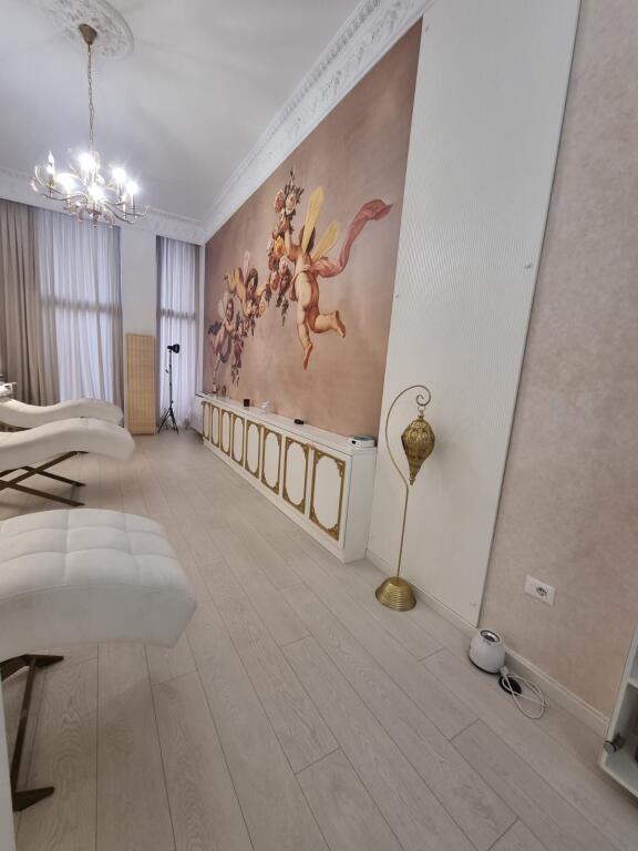 Vendesi attività commerciale presso Garden Building, Via Kavaja