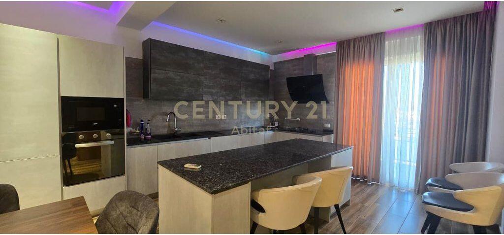 For rent Apartment 3+1+3 + 2 parking spaces – very close to the Delijorgji Complex, opposite the American Hospital 3!
