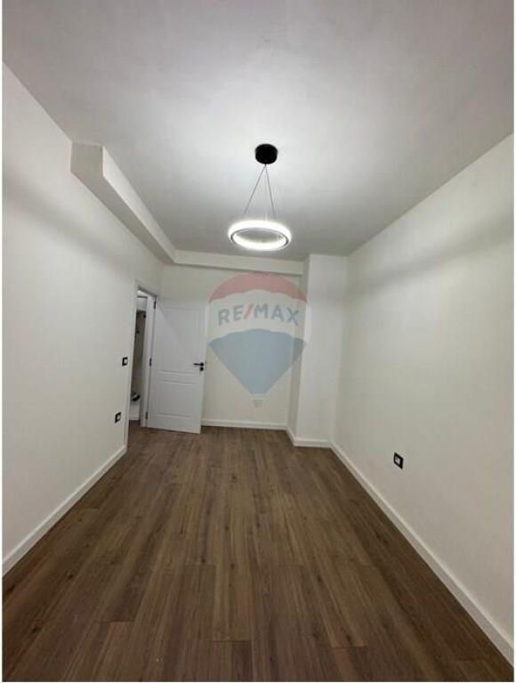 Apartment 1+1 for sale at Komuna Parisit