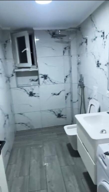 Opposite the “Harry Fultz” School, a 2+1 furnished apartment is for rent. 60,000 Leke