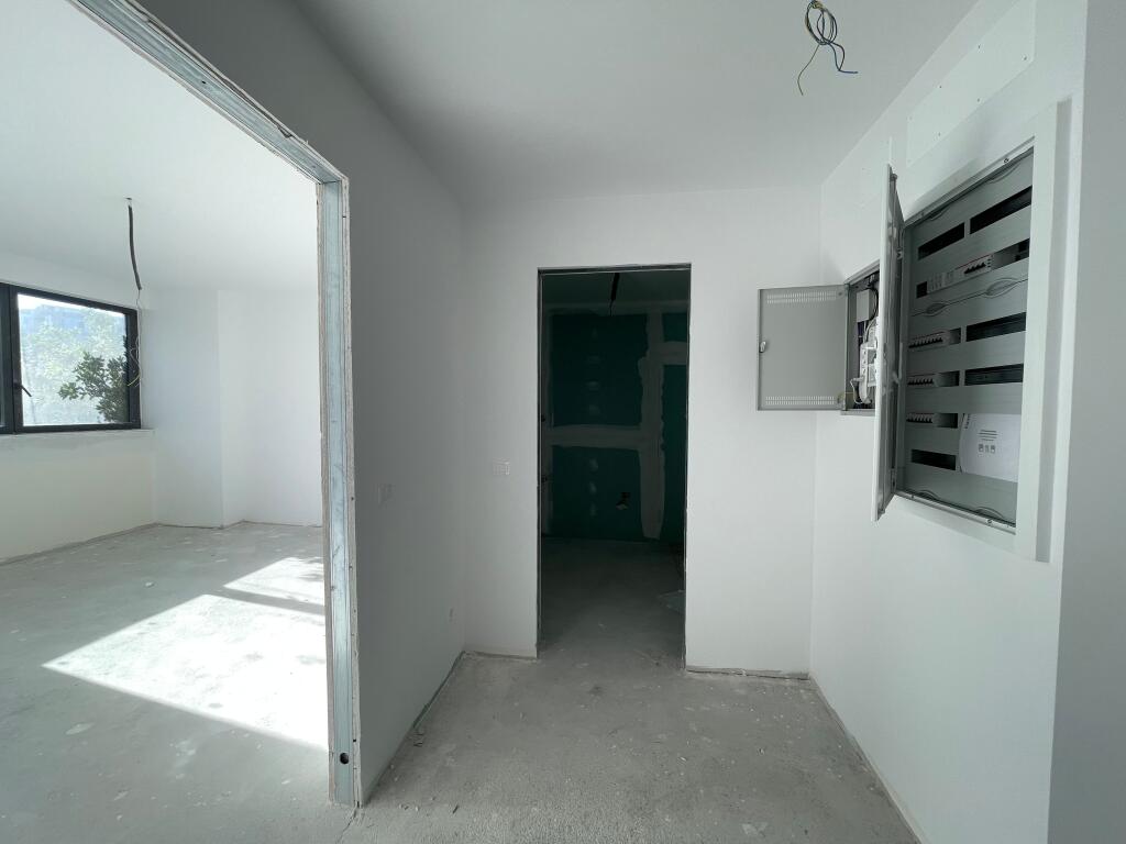 Jepet me QIRA ambiente Zyrash në zonën më ELITARE në TIRANË pranë Stadiumit "Air Albania"