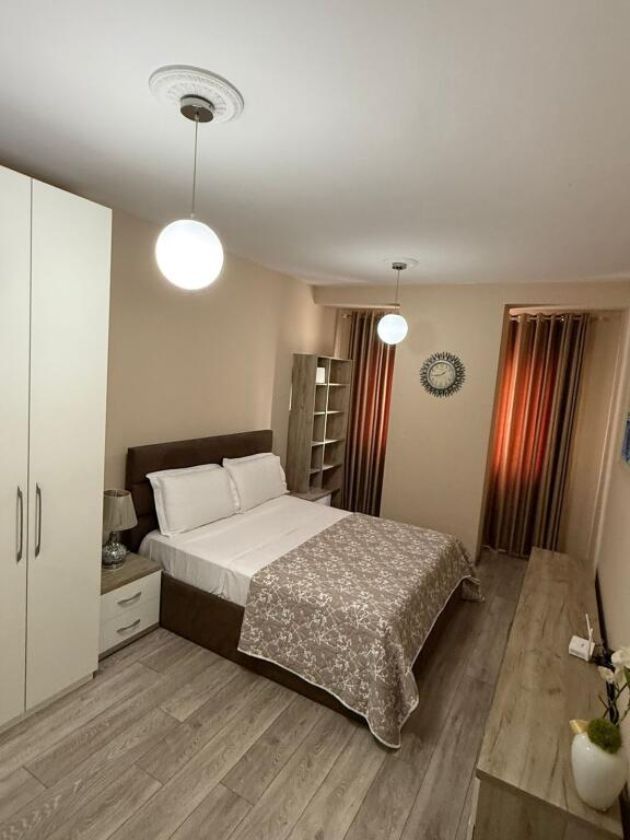 Apartament 1+1, Don Bosko!