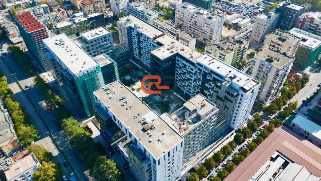 Ne Kompleksin Me Luksoz Square 21, Shitet Apartament 3+1+2 Me Hapsira Te Bollshme!!!