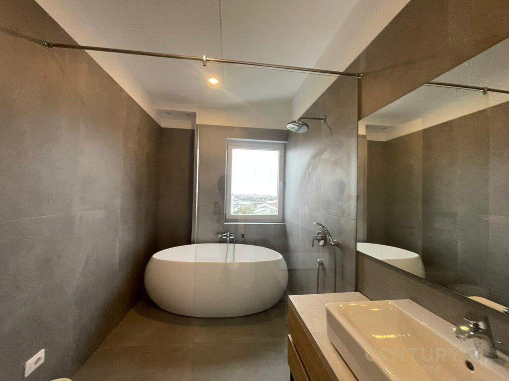 Modern villa for Rent at Long Hill