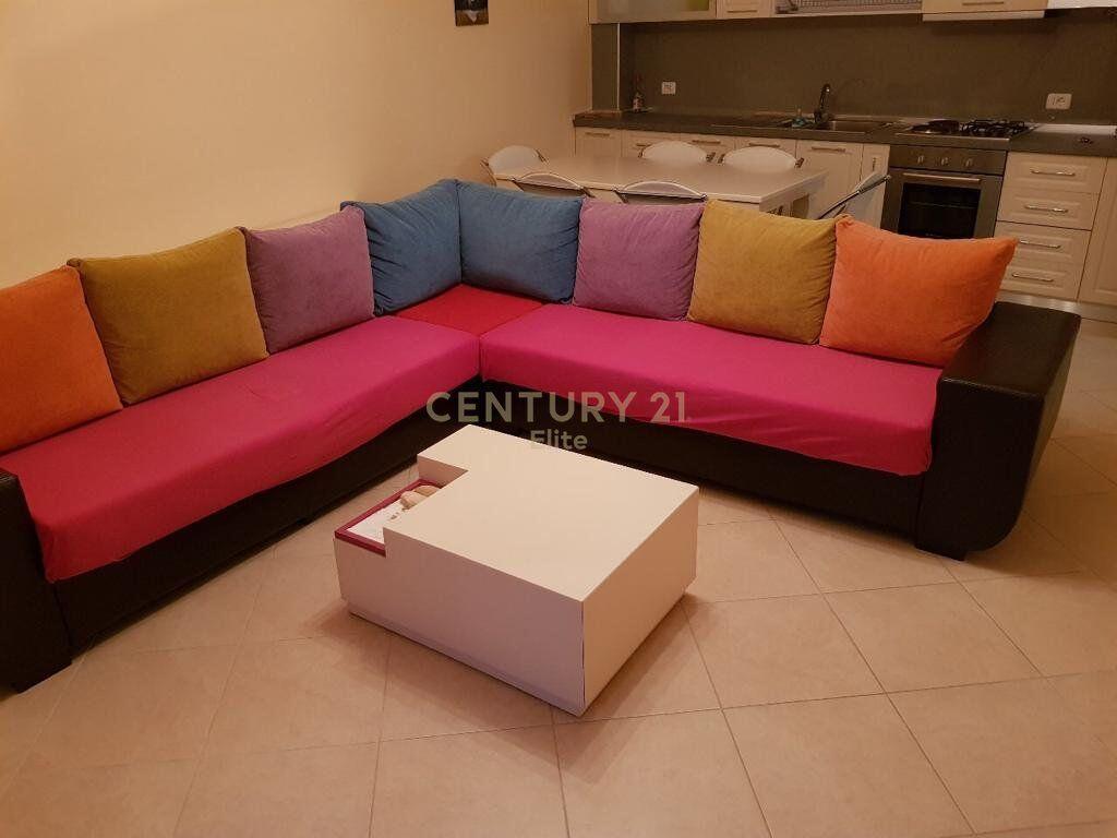 Rent, Apartment 2+1+2, Barricades Street