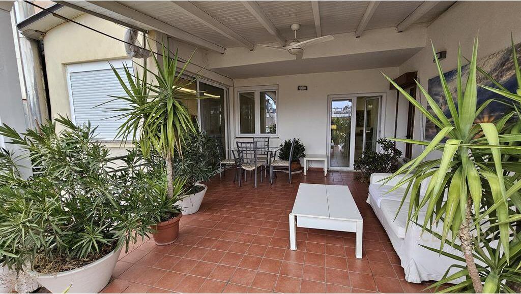 Shitet apartament 3+1+2 ne Bllok!