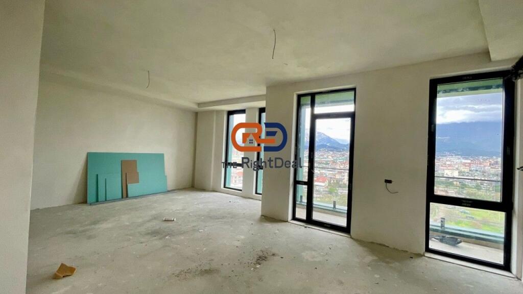 At New Boulevard, Super Apartment 3+1+2 for Sale, With Parking Space Included in the Price!!!