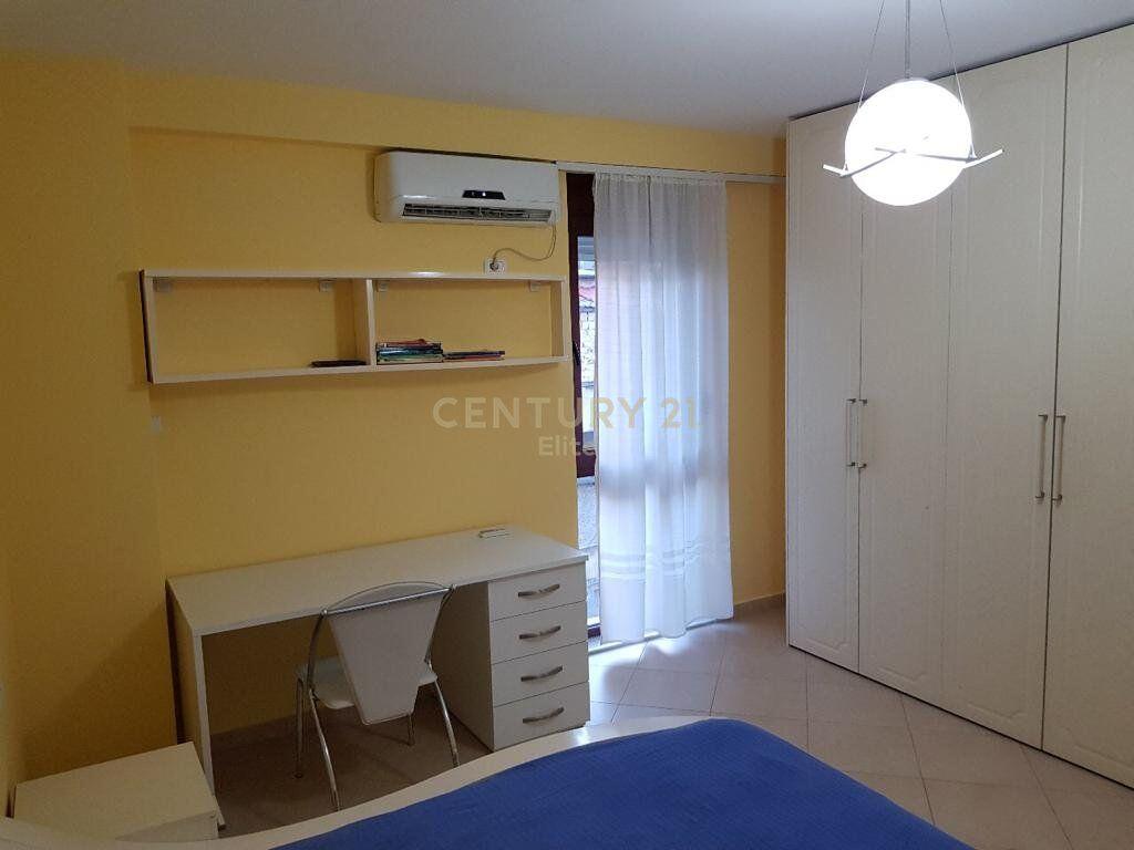 Rent, Apartment 2+1+2, Barricades Street